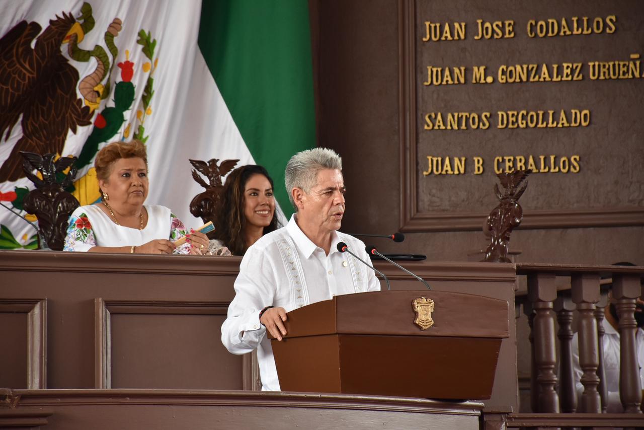 Entrega 75 Legislatura Presea Constitución de 1814 al Heroico Colegio