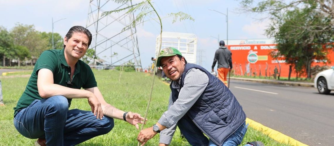 Gobierno Municipal reforesta bosque en la Clínica de Autismo-02