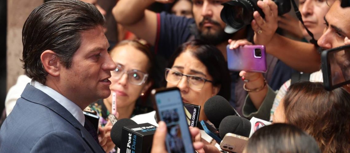 Los nuevos libros de texto son aberrantes - Alfonso Martínez